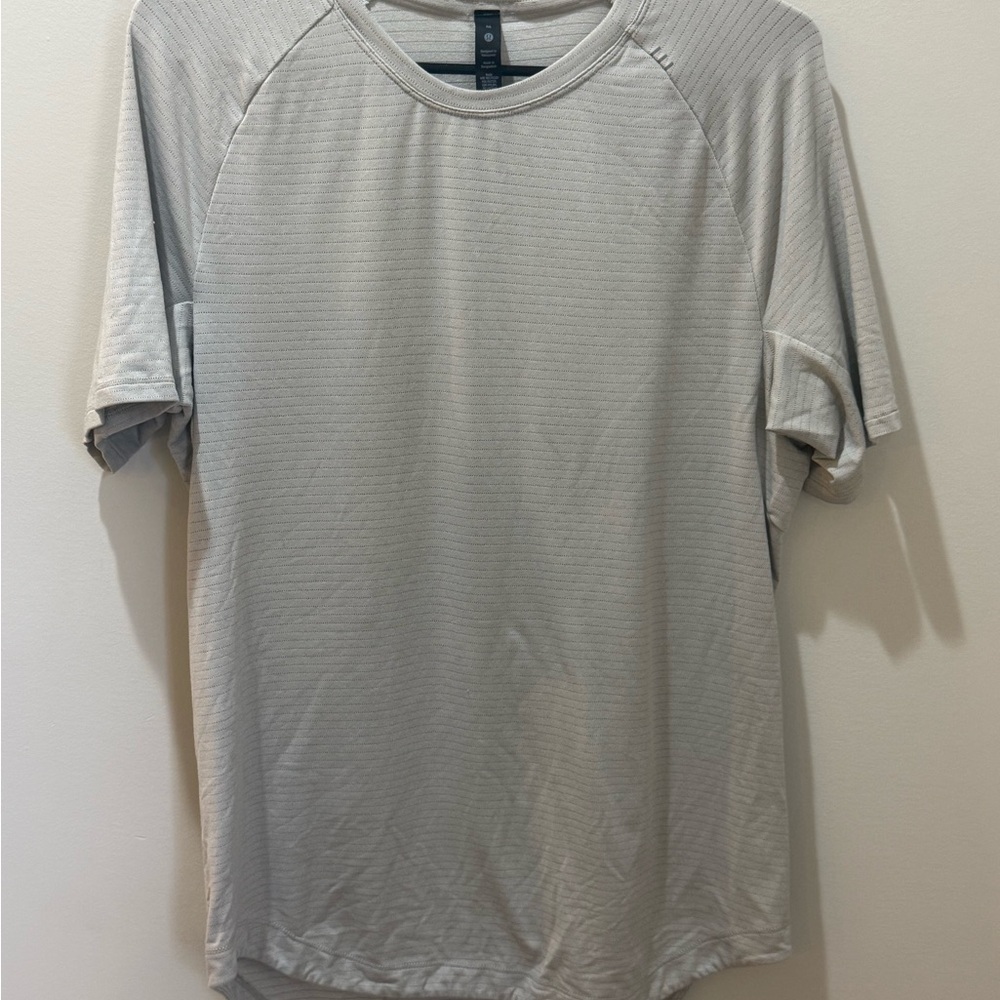 lululemon athletica women's Heathered Gray Short Sleeve Tee